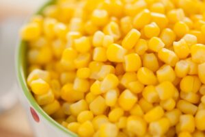 Akkerbouwbedrijf - Onderzoek naar duurzaamheid van suikermaïs overhandigd