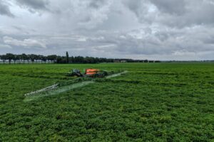 Eerste WEED-IT systeem geïnstalleerd bij akkerbouwer Speelman