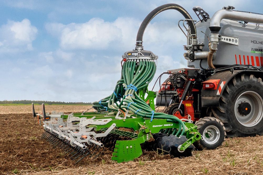 Amazone levert Catros Pro standaard met mestverdeler