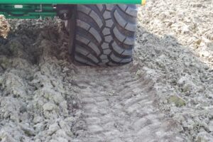 Bodemverdichting Flevolandse pachtgronden in kaart gebracht en gemonitord