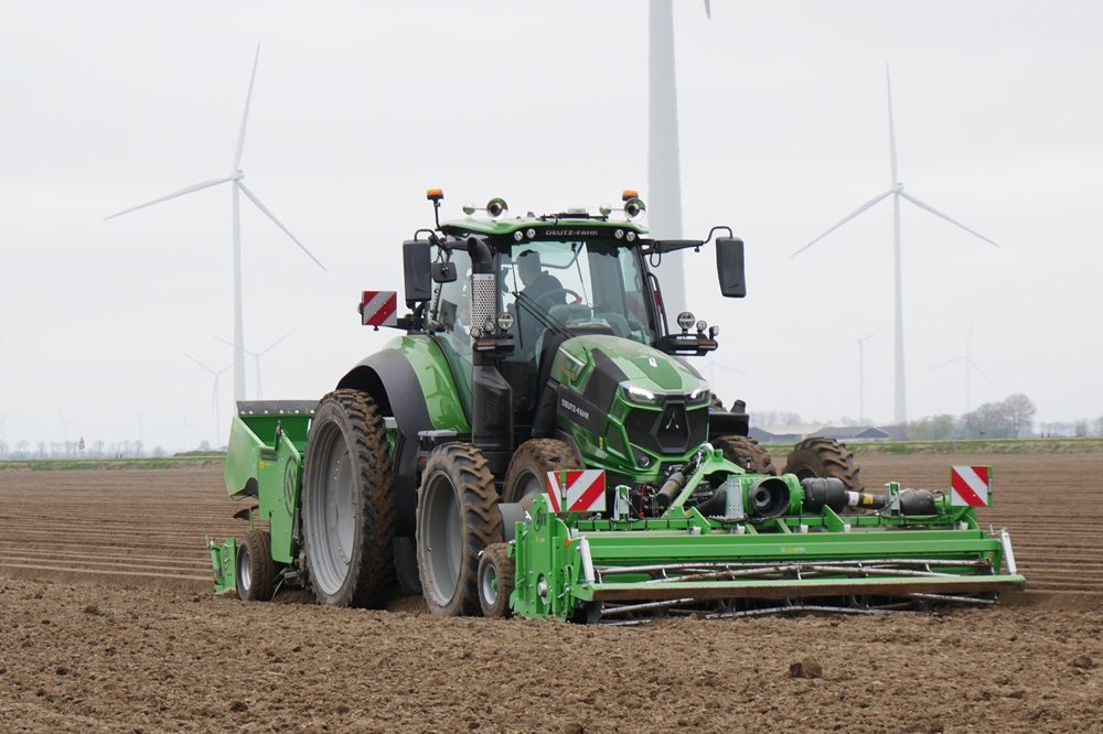 Pak onkruid op aardappelpercelen effectief aan