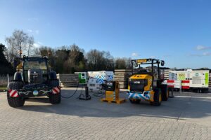 Loonbedrijf Sturm-Jacobs organiseerde op dinsdag 31 maart een demonstratiemiddag rondom emissiearme en emissievrije technologie.