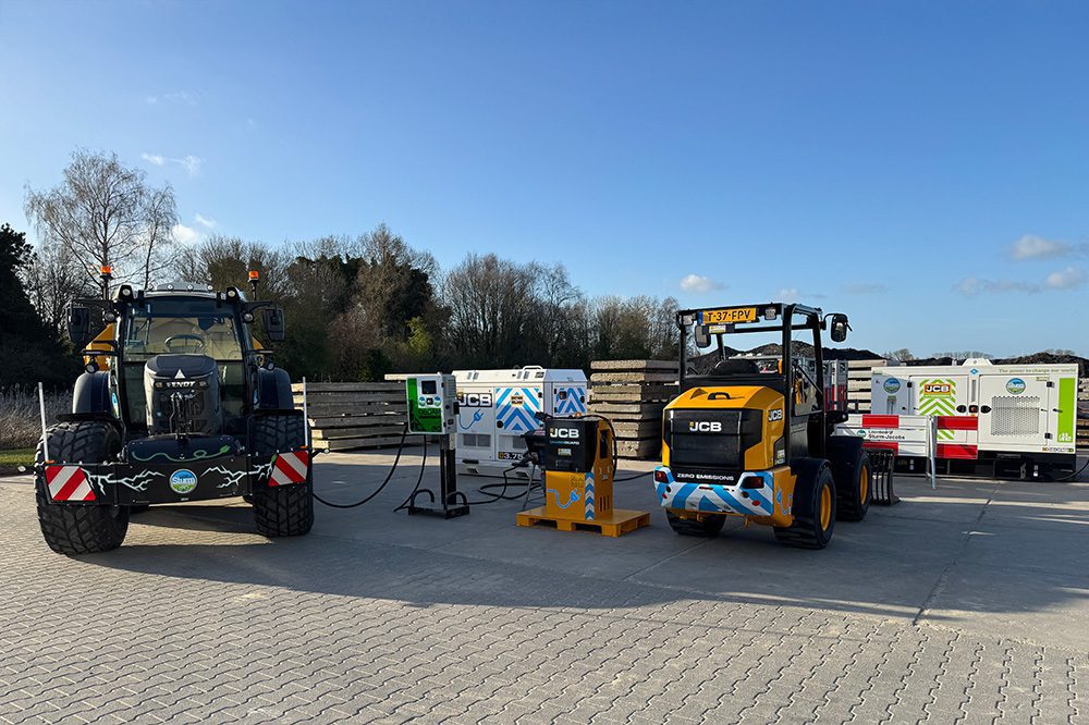 Loonbedrijf Sturm-Jacobs organiseerde op dinsdag 31 maart een demonstratiemiddag rondom emissiearme en emissievrije technologie.