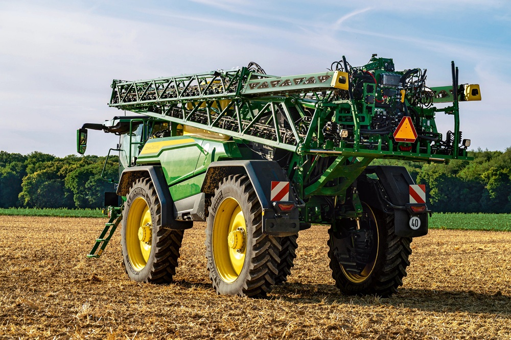 John Deere vergroot capaciteit 500R-veldspuiten met nieuw 6.000 liter model