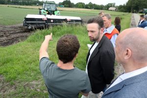 Staatssecretaris Erkens bezoekt akkerbouwer: toekomstbestendige gewasbescherming