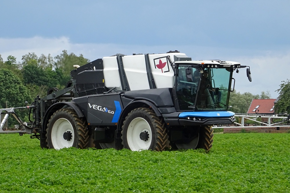 Nieuwe zelfrijdende veldspuit beleeft eerste demonstratie in België