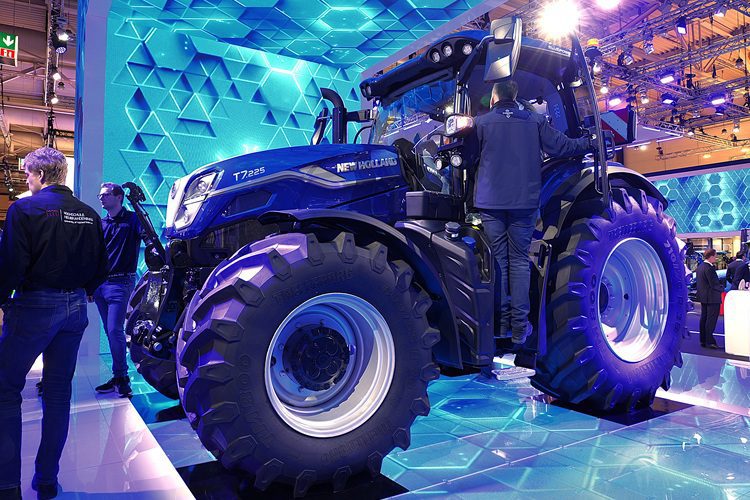 New Holland_T7_225.750