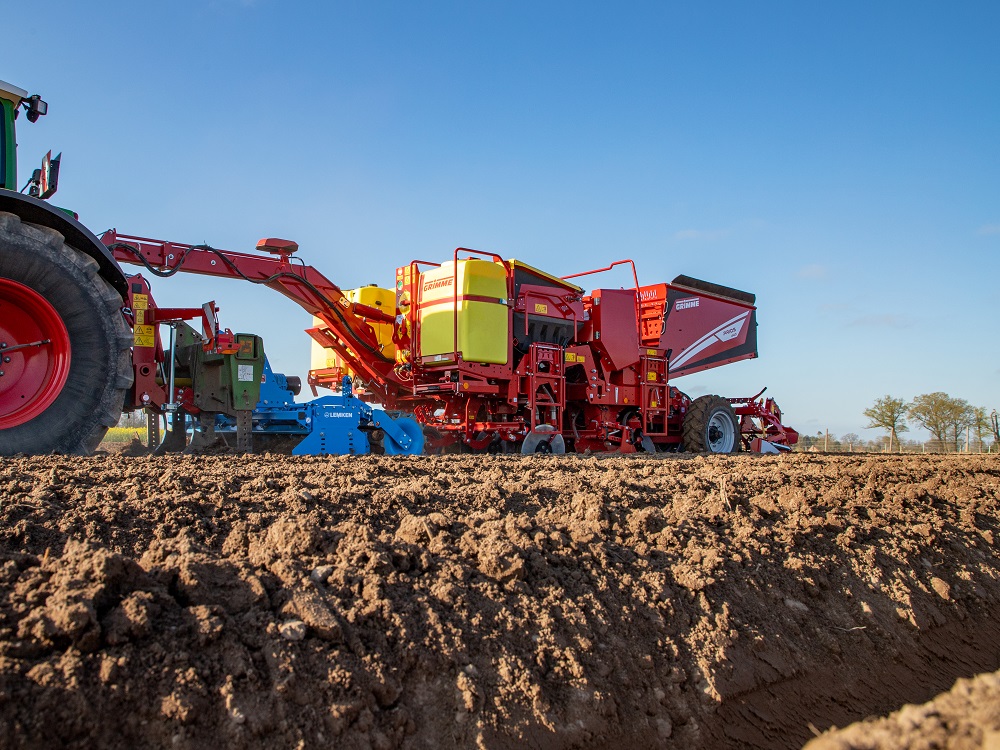 De vierrijige PRIOS 440 kan optioneel met het erosiebeschermingssysteem TerraProtect uitgevoerd worden. © GRIMME