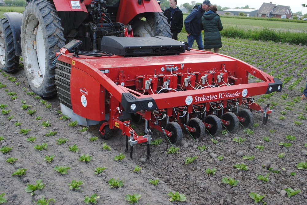 Mechanische onkruidbestrijding met Steketee