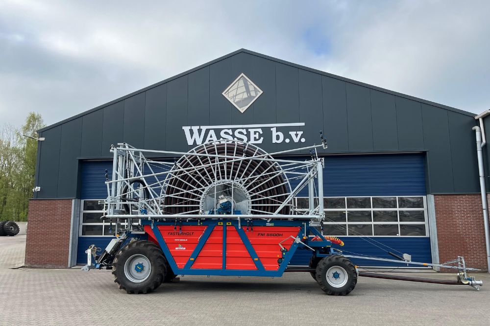 Volgens Wasse Mechanisatie levert de beregeningsboom ten opzichte van een traditionele kanonuitvoering tot 50 procent meer wateropbrengst op en is er minder sprake zijn van verwaaiing en verdamping. 