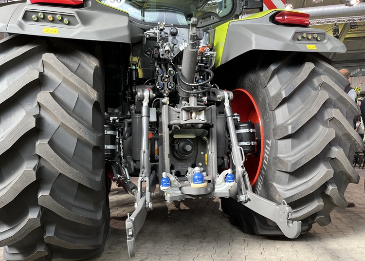 0_Claas Axion 8_2_DL_RELEVAHE.750